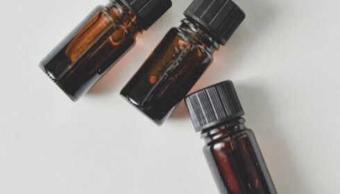 huiles-essentielles-bio-pures-et-naturelles-et-synergies-pour-la-sante-le-bien-etre-aromatherapie-di